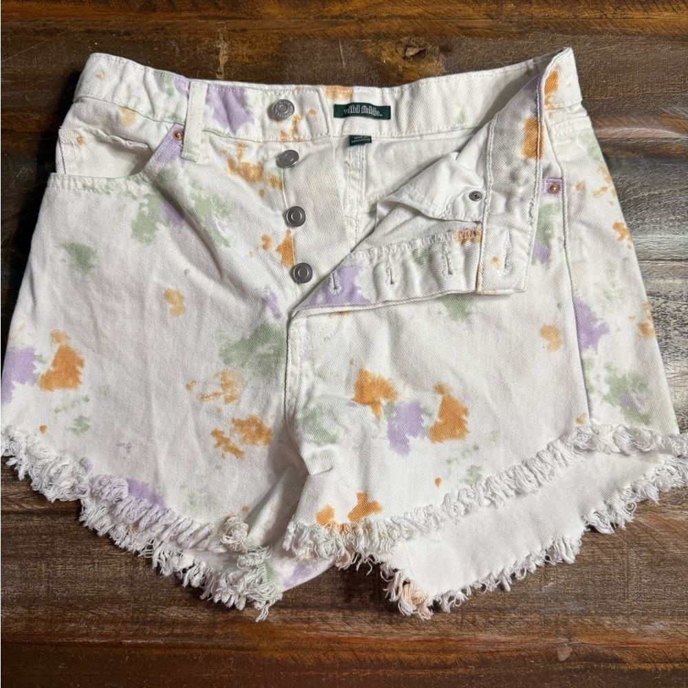 Ⓜ️Wild‎ Fable Highest Rise Tie Dye Denim Shorts with Raw Hem Size 4 EUC